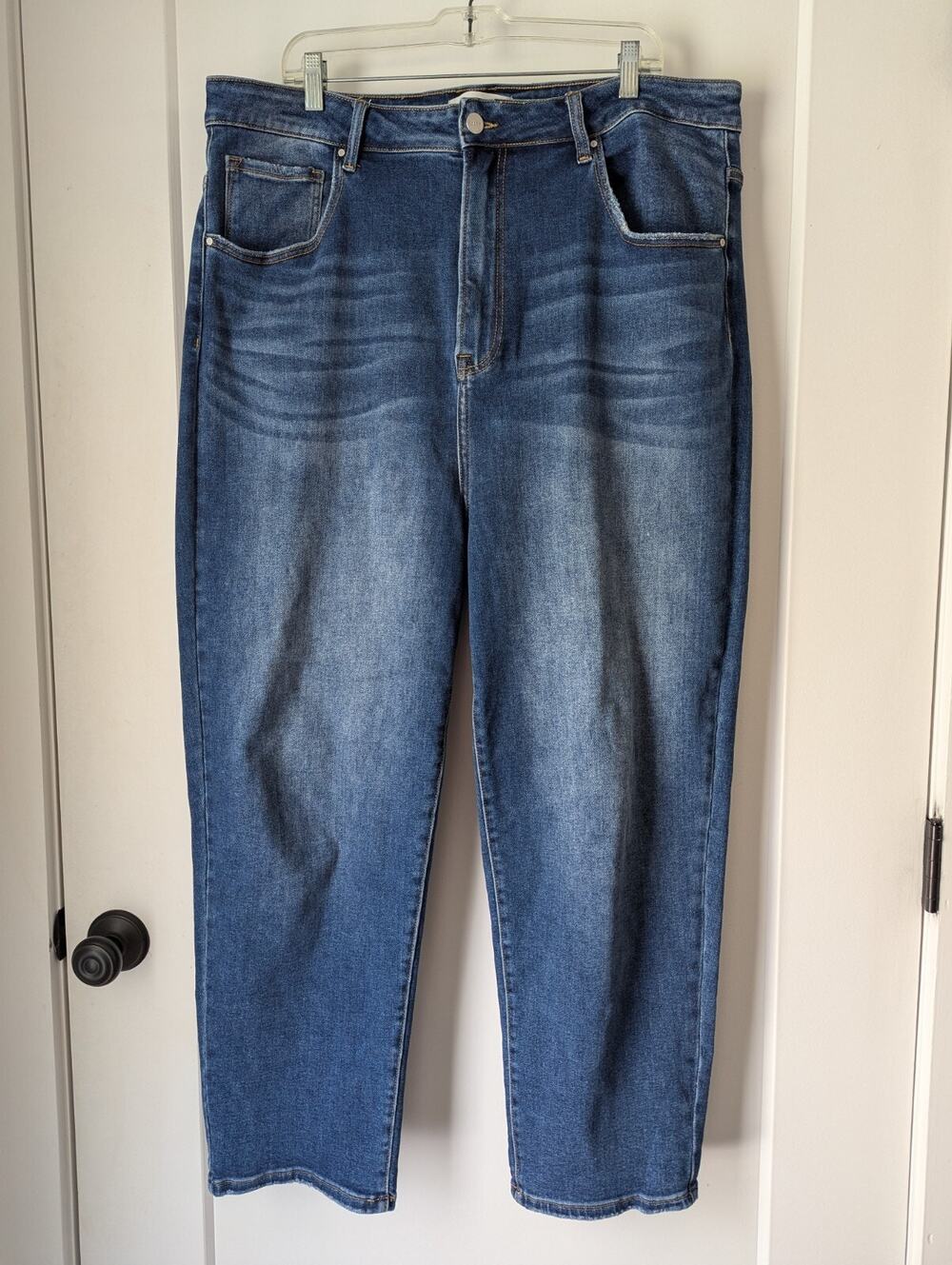 Risen Jeans 3XL Straight Leg Raw Hem Dark Wash High Rise Casual Normcore Chic